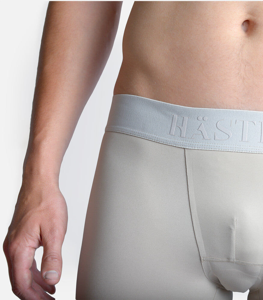 homme portant un boxer de sport