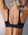 femme portant une brassière de sport hastko BRA N°29