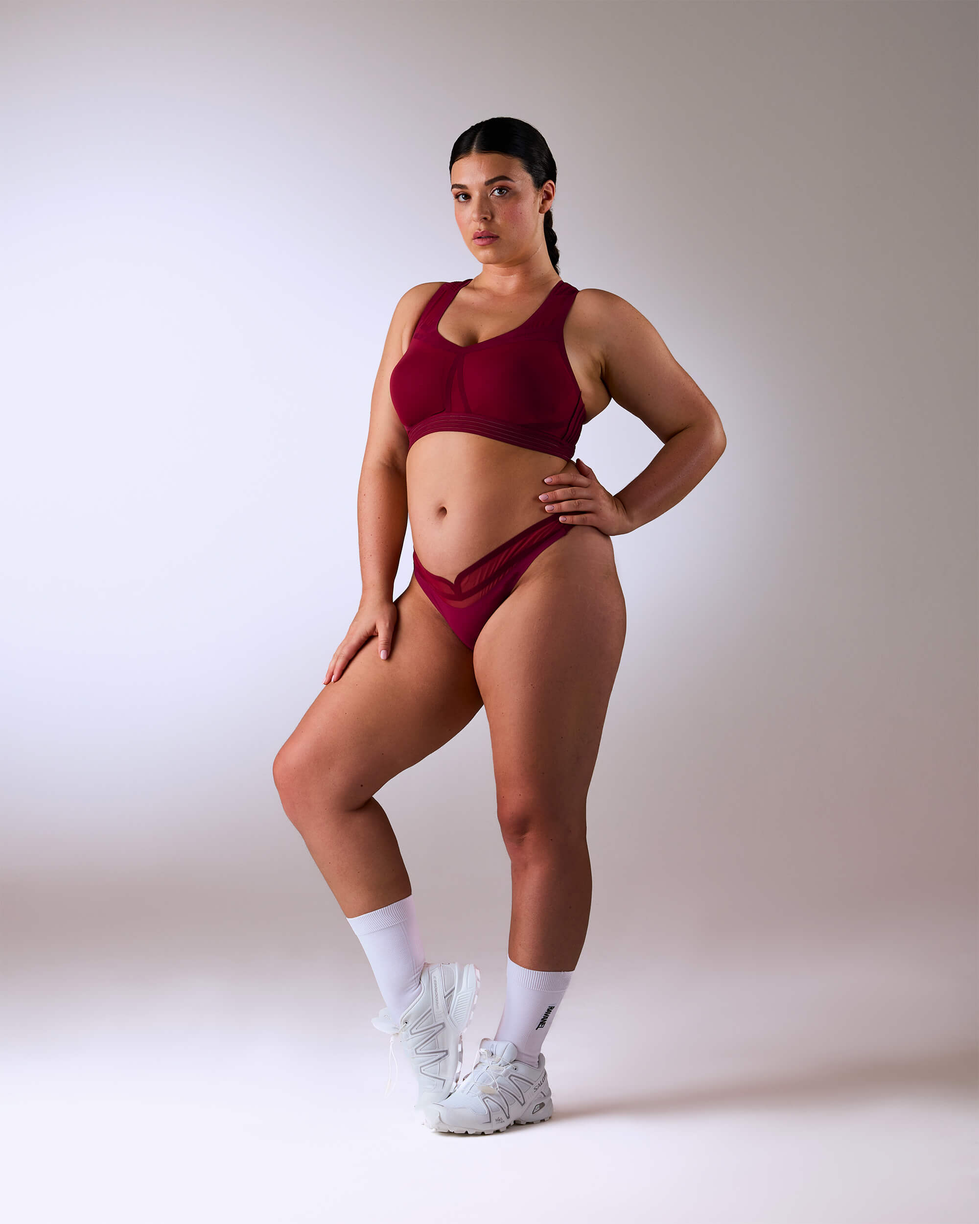 femme portant une brassière de sport hastko BRA N°38