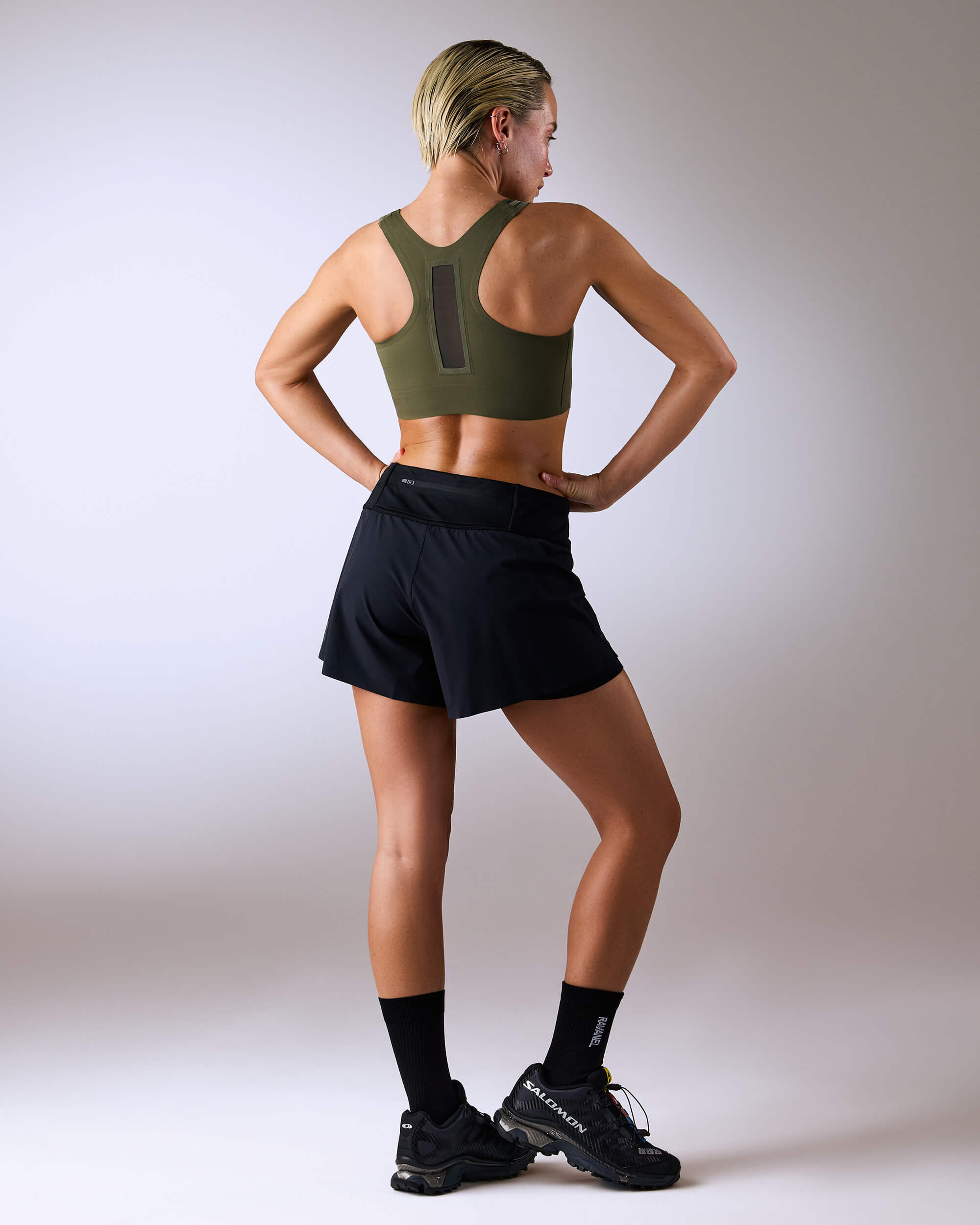 femme portant une brassière de sport hastko BRA N°42