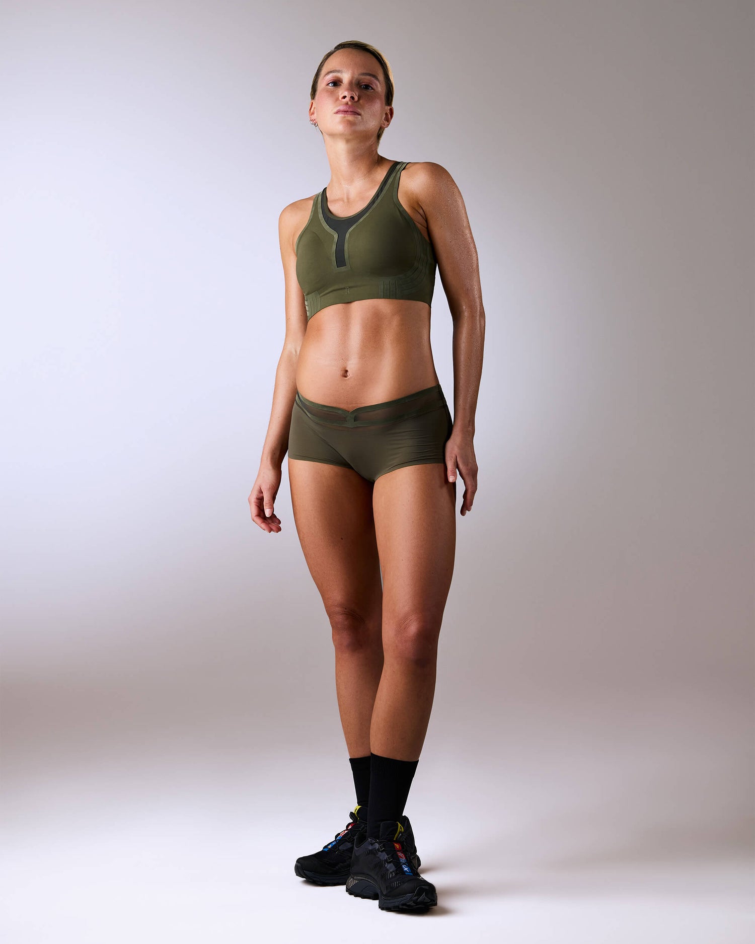 femme portant une brassière de sport hastko BRA N°42
