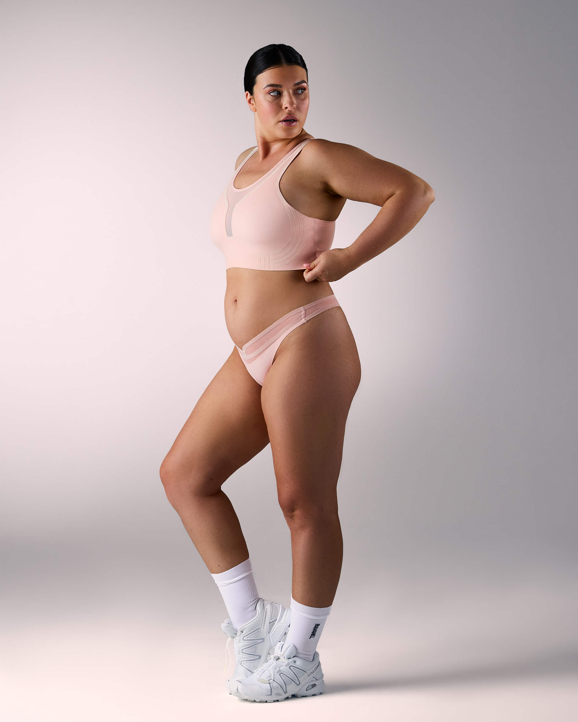 femme portant une brassière de sport hastko BRA N°42