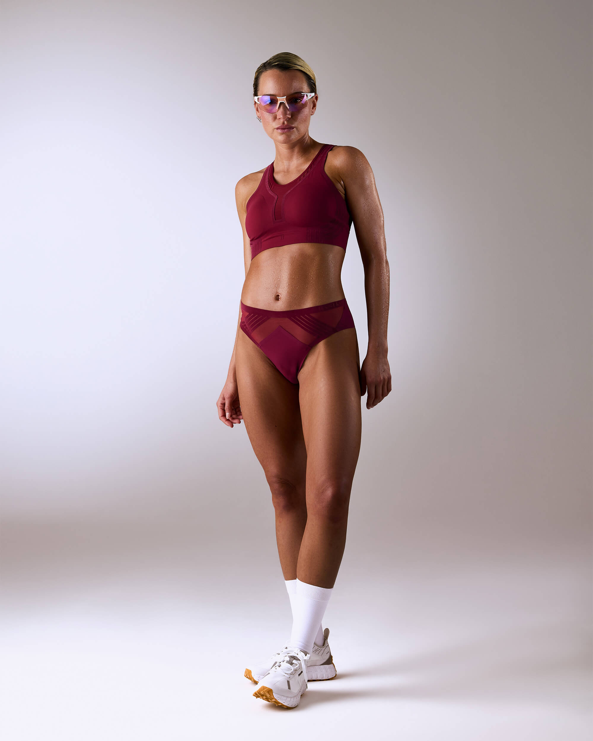 femme portant une brassière de sport hastko BRA N°42
