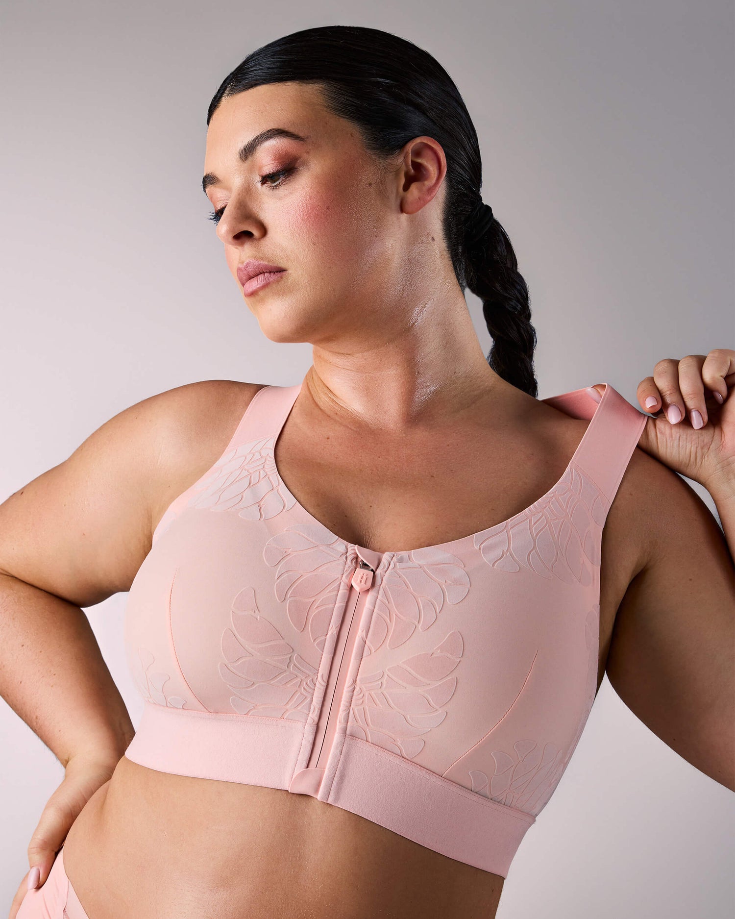 femme portant une brassière de sport hastko BRA N°92
