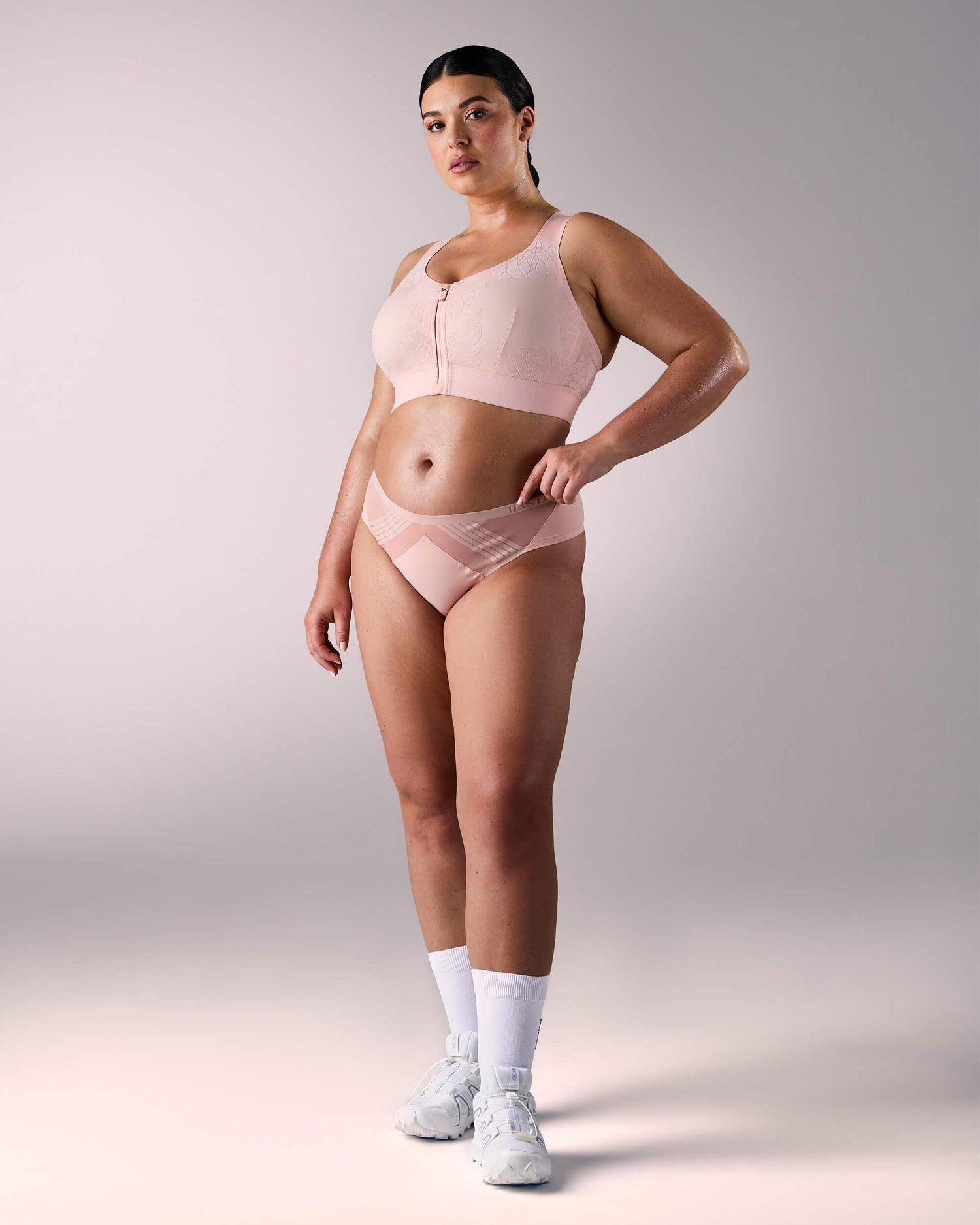 femme portant une brassière de sport hastko BRA N°92