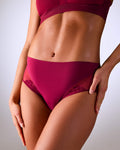 femme portant une culotte de sport sans couture hastko PANTY N°91