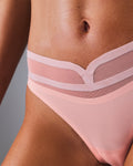 femme portant un string de sport sans couture hastko STRING N°19