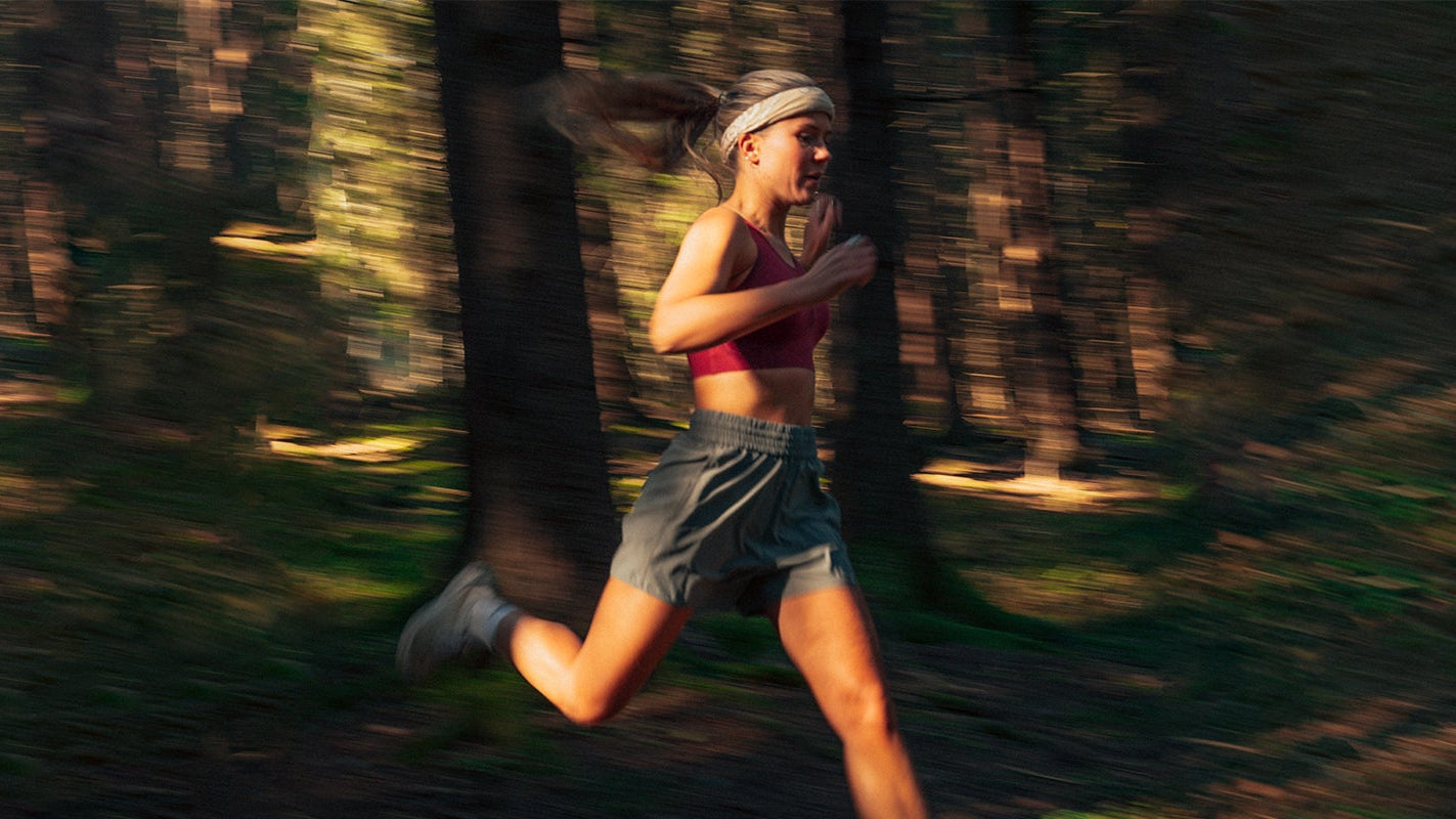 Femme portant le SPORTS BRA N°42 TUSCANY
