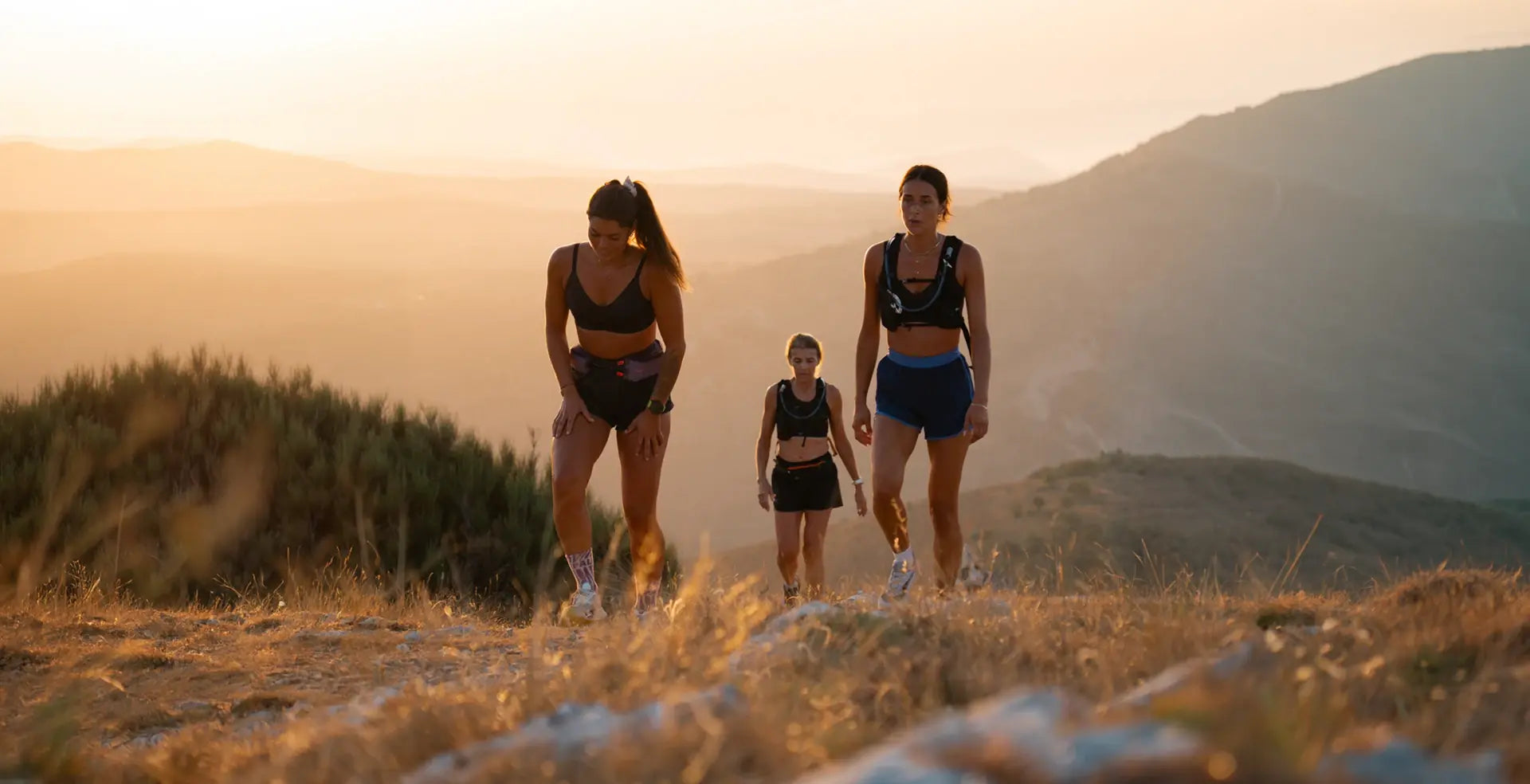 Woman wearing SPORTS BRA N°42 TUSCANY