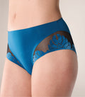 femme portant une culotte de sport sans couture hastko PANTY N°91  