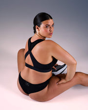 femme portant une brassière de sport hastko BRA N°38 