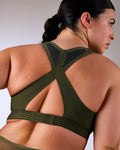 femme portant une brassière de sport hastko BRA N°38 