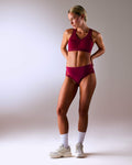 femme portant une brassière de sport hastko BRA N°38 
