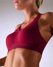 femme portant une brassière de sport hastko BRA N°38 