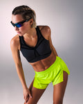 femme portant une brassière de sport hastko BRA N°39 