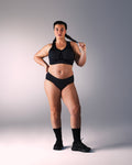 femme portant une brassière de sport hastko BRA N°39 