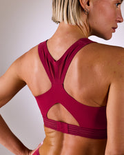 femme portant une brassière de sport hastko BRA N°39 