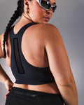 femme portant une brassière de sport hastko BRA N°42 
