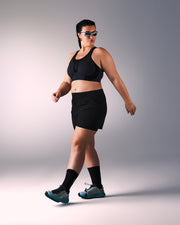 femme portant une brassière de sport hastko BRA N°42 