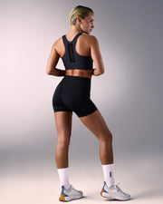 femme portant une brassière de sport hastko BRA N°42 