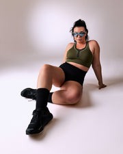 femme portant une brassière de sport hastko BRA N°42 