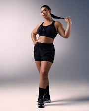 femme portant une brassière de sport hastko BRA N°92 