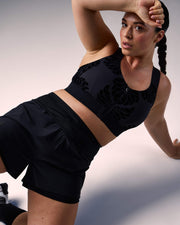 femme portant une brassière de sport hastko BRA N°92 