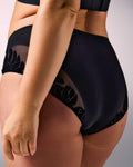 femme portant une culotte de sport sans couture hastko PANTY N°91 