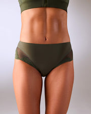 femme portant une culotte de sport sans couture hastko PANTY N°91 
