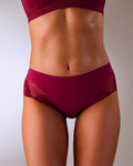 femme portant une culotte de sport sans couture hastko PANTY N°91 