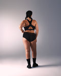 femme portant un shorty de sport sans couture hastko SHORTY N°19 