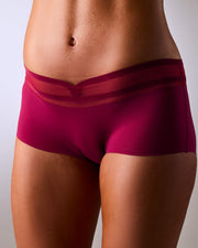 femme portant un shorty de sport sans couture hastko SHORTY N°19 