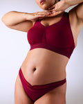 femme portant un string de sport sans couture hastko STRING N°19 