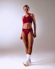 femme portant un tanga de sport sans couture hastko TANGA N°23 