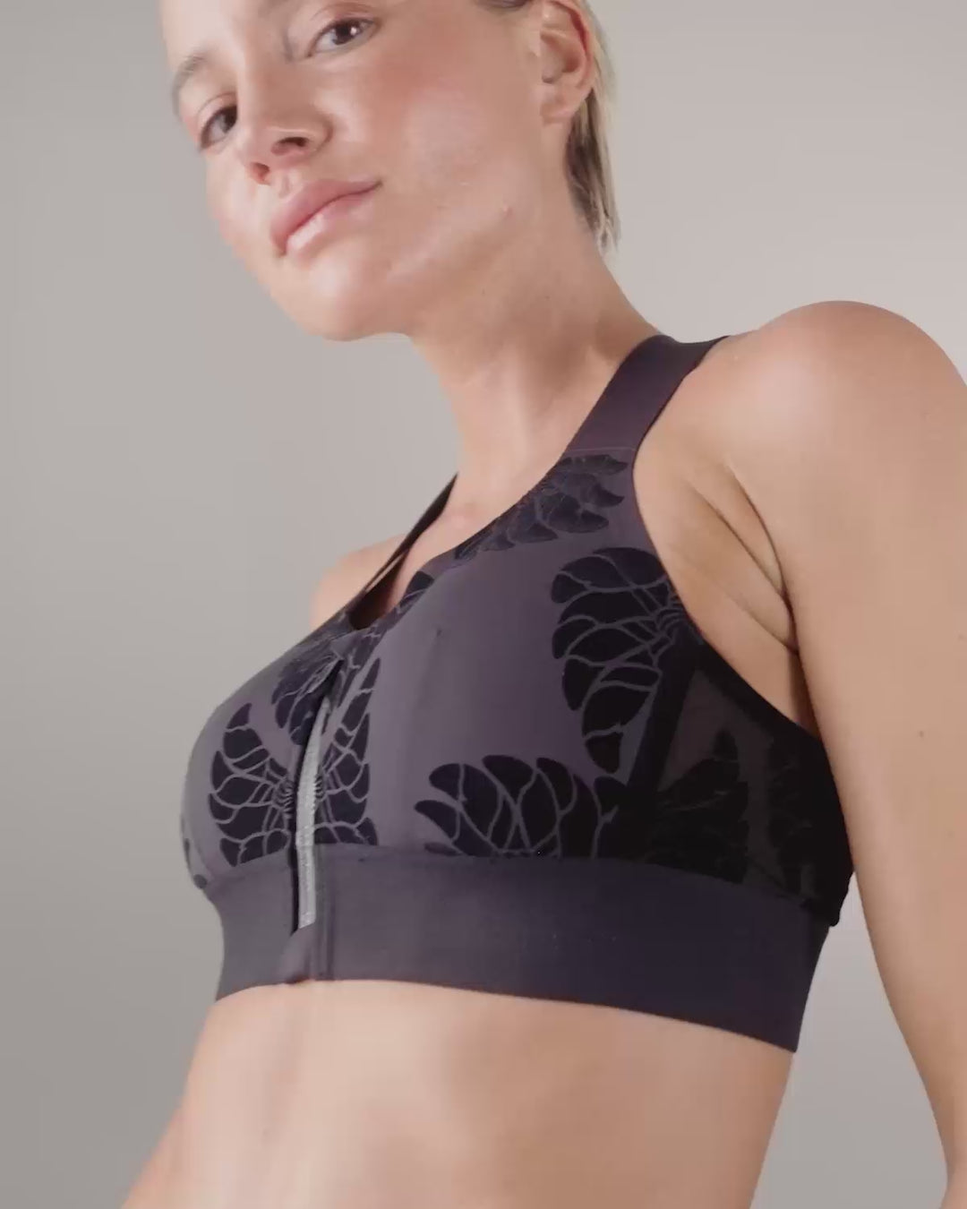 vidéo femme portant une brassière de sport hastko BRA N°92 #color_nude