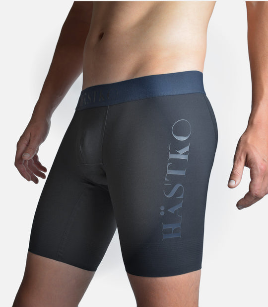 homme portant un boxer de sport #color_blueberry